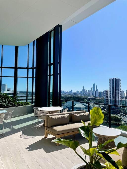 Апартаменти New Impressive 180° River View 1 Bed Apt With Pool 47F Голд-Кост Екстер'єр фото