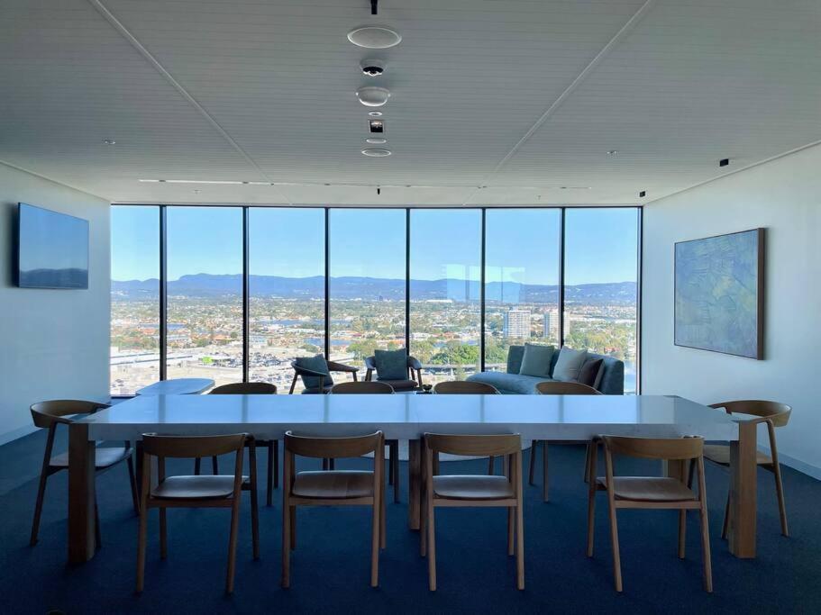 Апартаменти New Impressive 180° River View 1 Bed Apt With Pool 47F Голд-Кост Екстер'єр фото