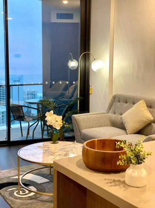 Апартаменти New Impressive 180° River View 1 Bed Apt With Pool 47F Голд-Кост Екстер'єр фото